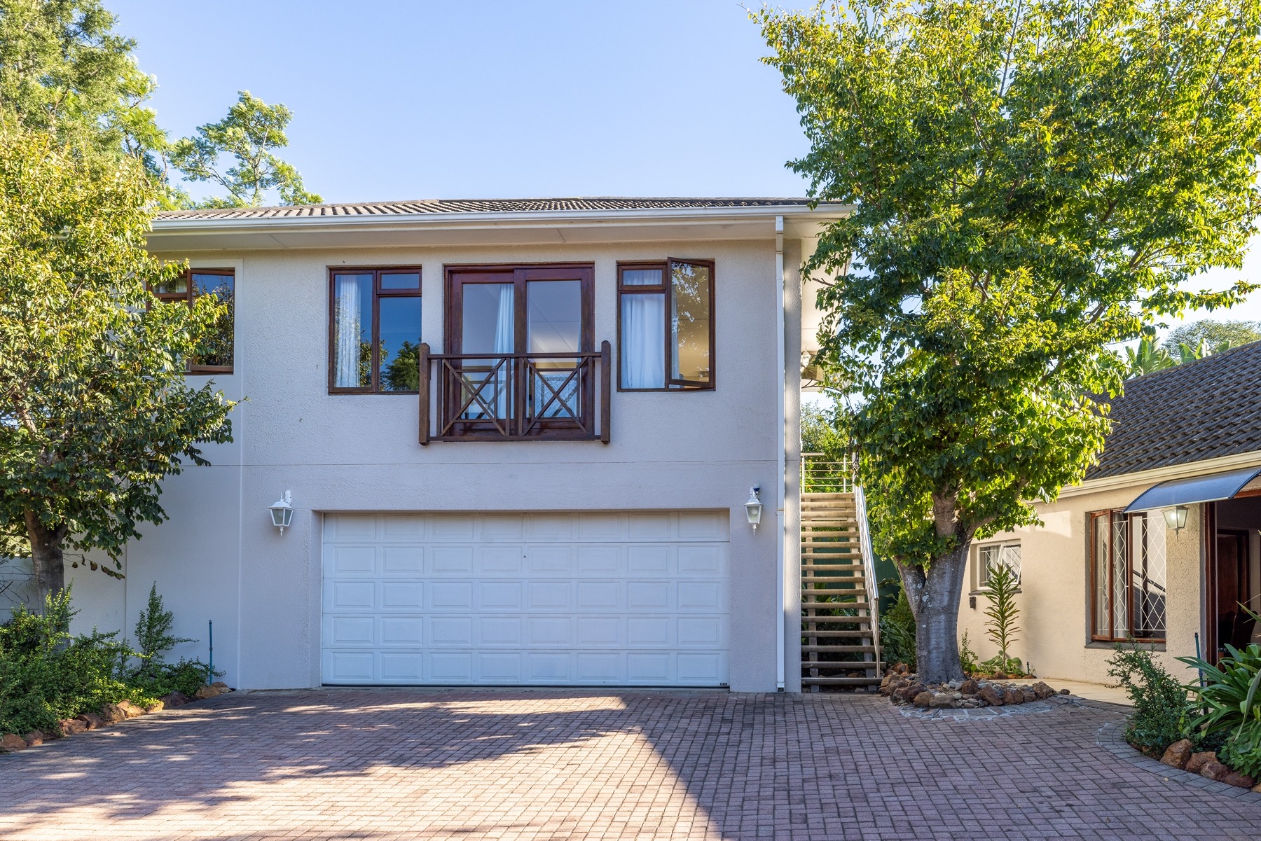 1.flatlet_entrance.jpg Flatlet entrance