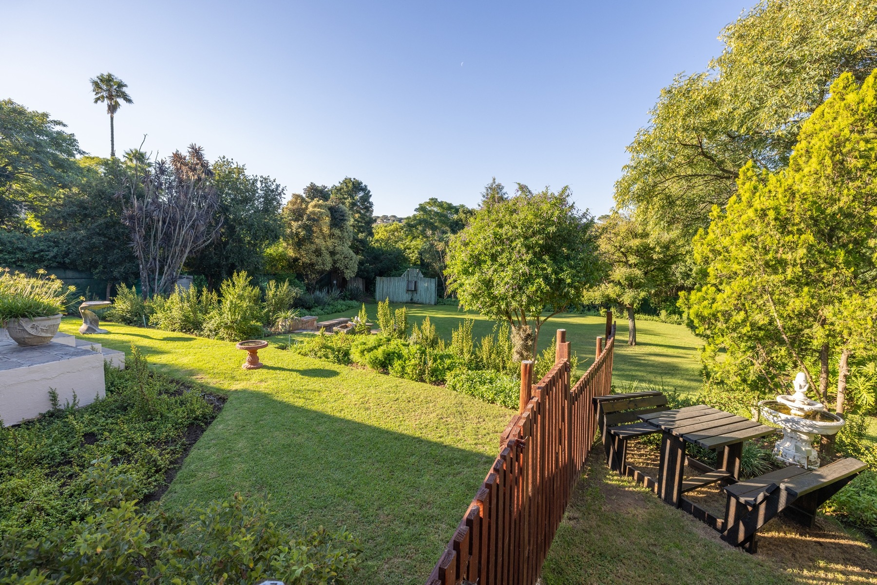 13.annexe_outside_seating.jpg Annexe outside seating