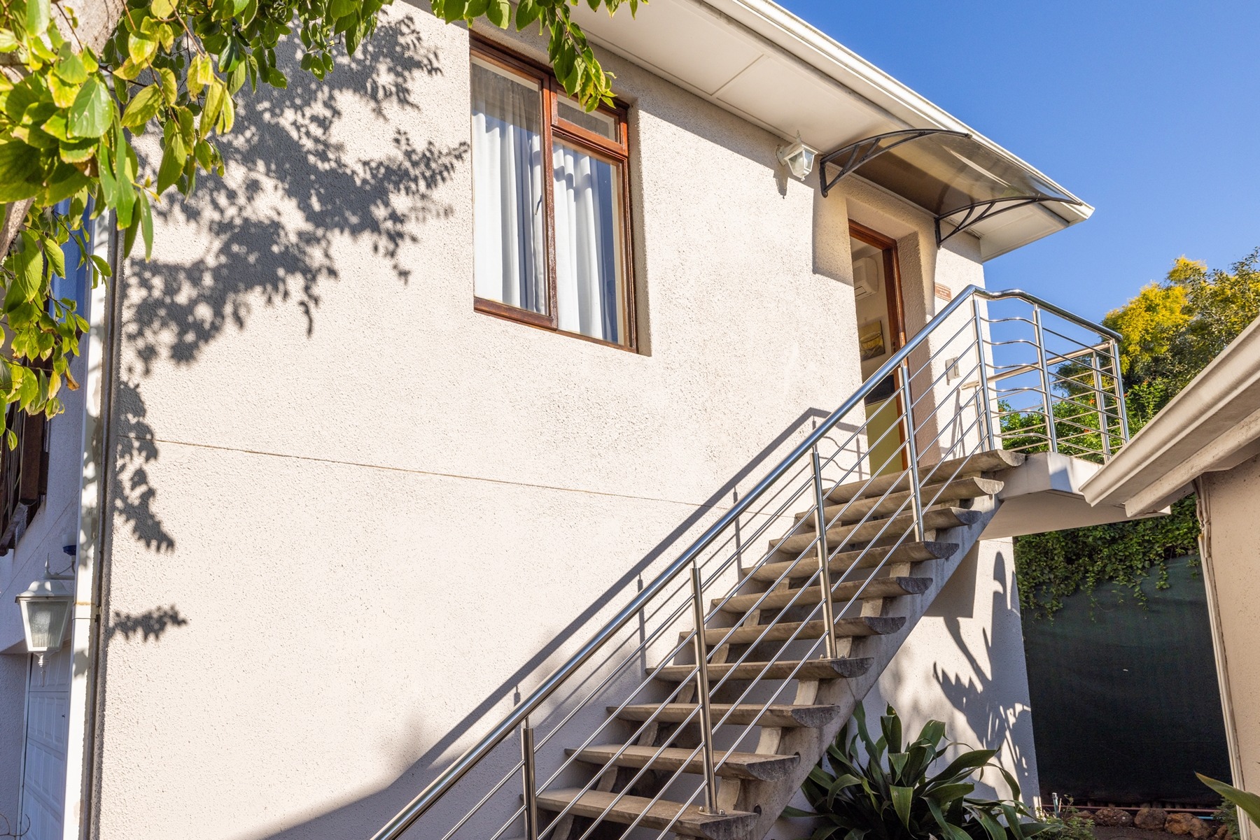 2.flatlet_entrance.jpg Flatlet entrance 2