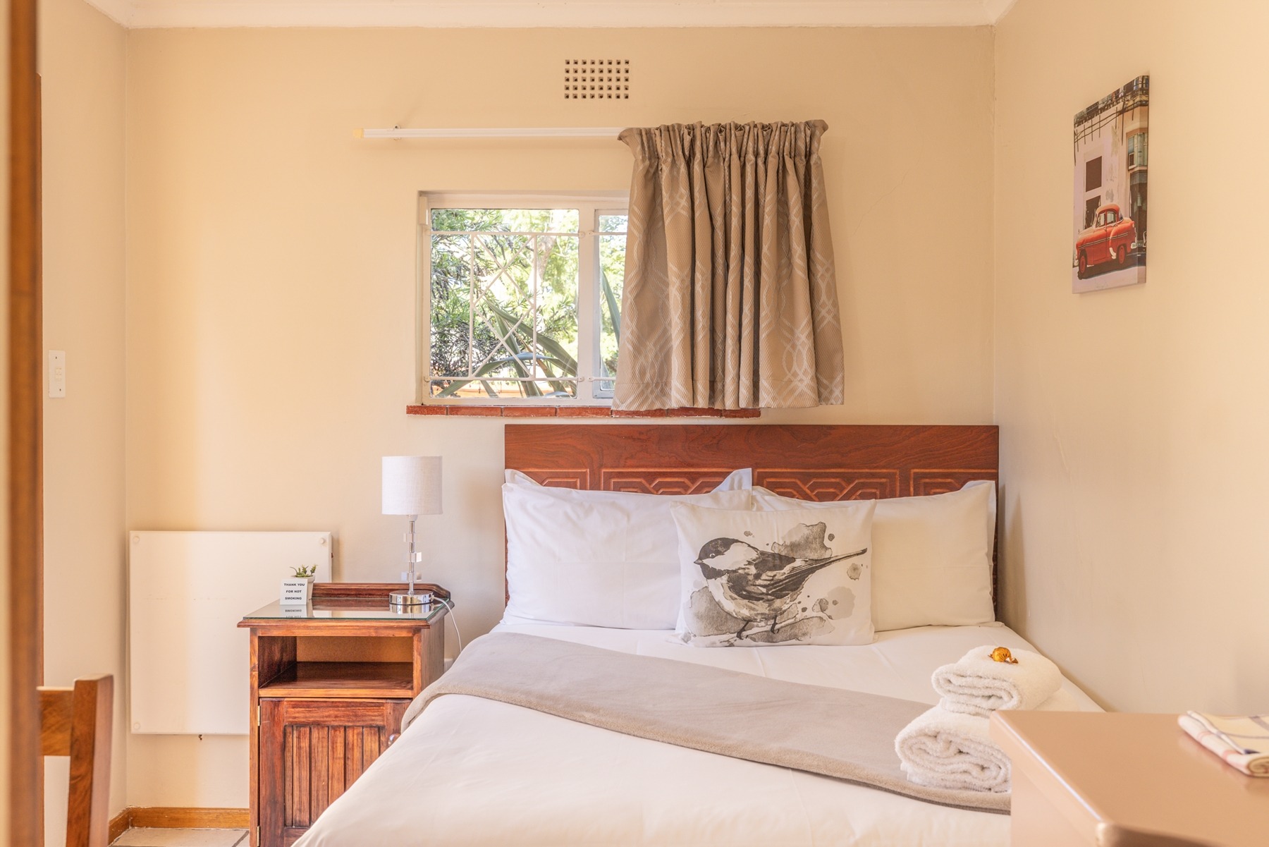 4.single_unit_double_bed.jpg Single unit double bed