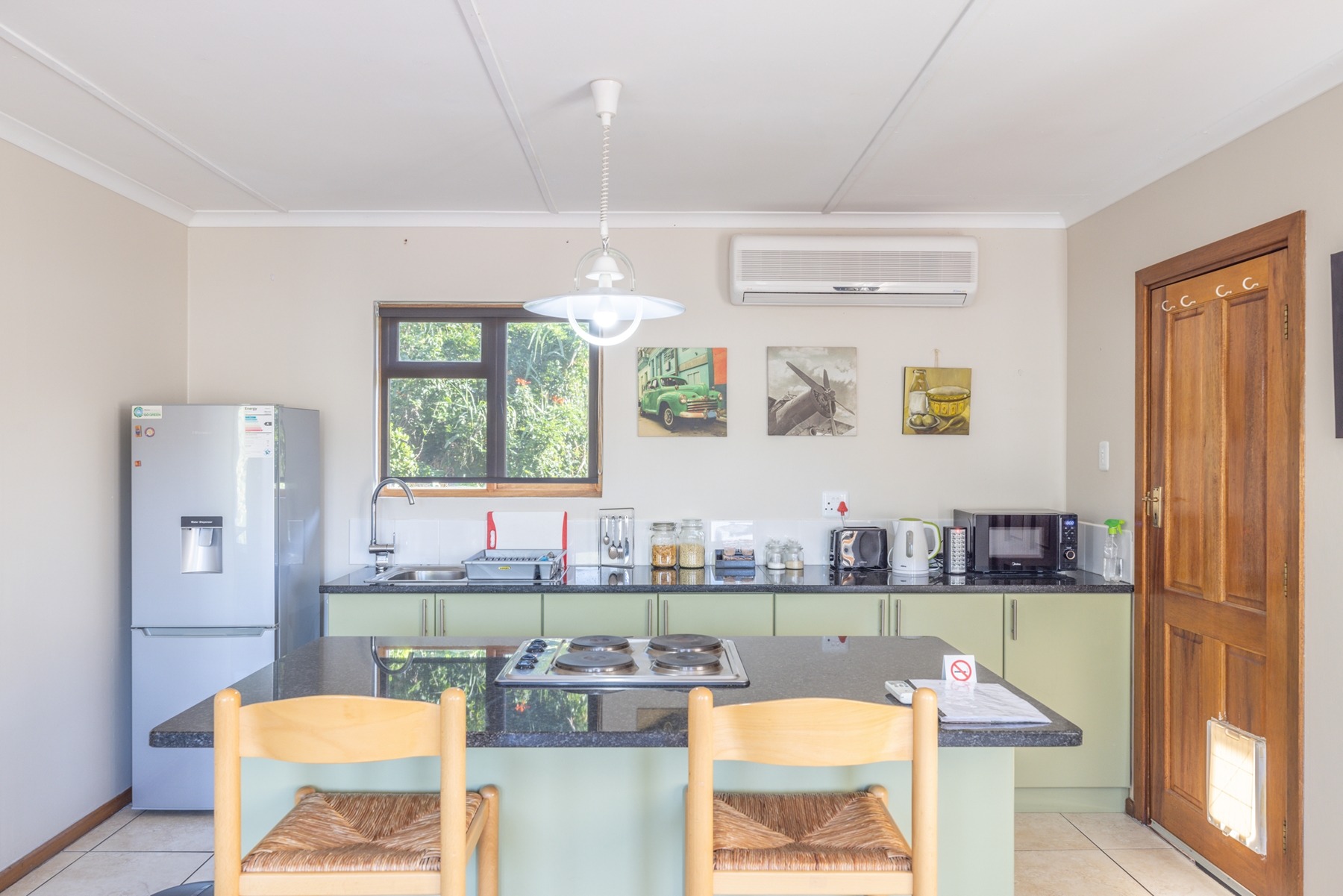 5.flatlet_kitchenette.jpg Flatlet kitchenette