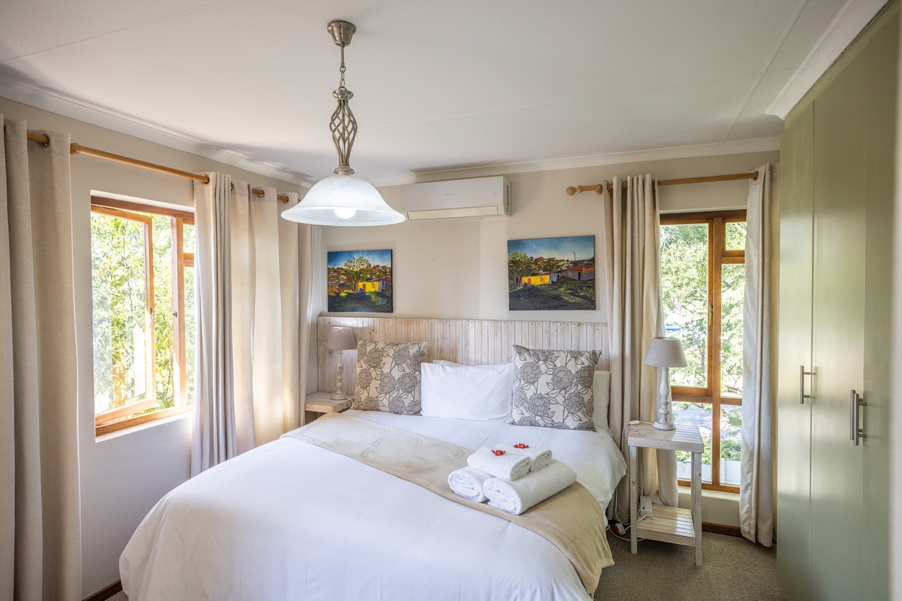 7._flatlet_bedroom.jpg Flatlet bedroom