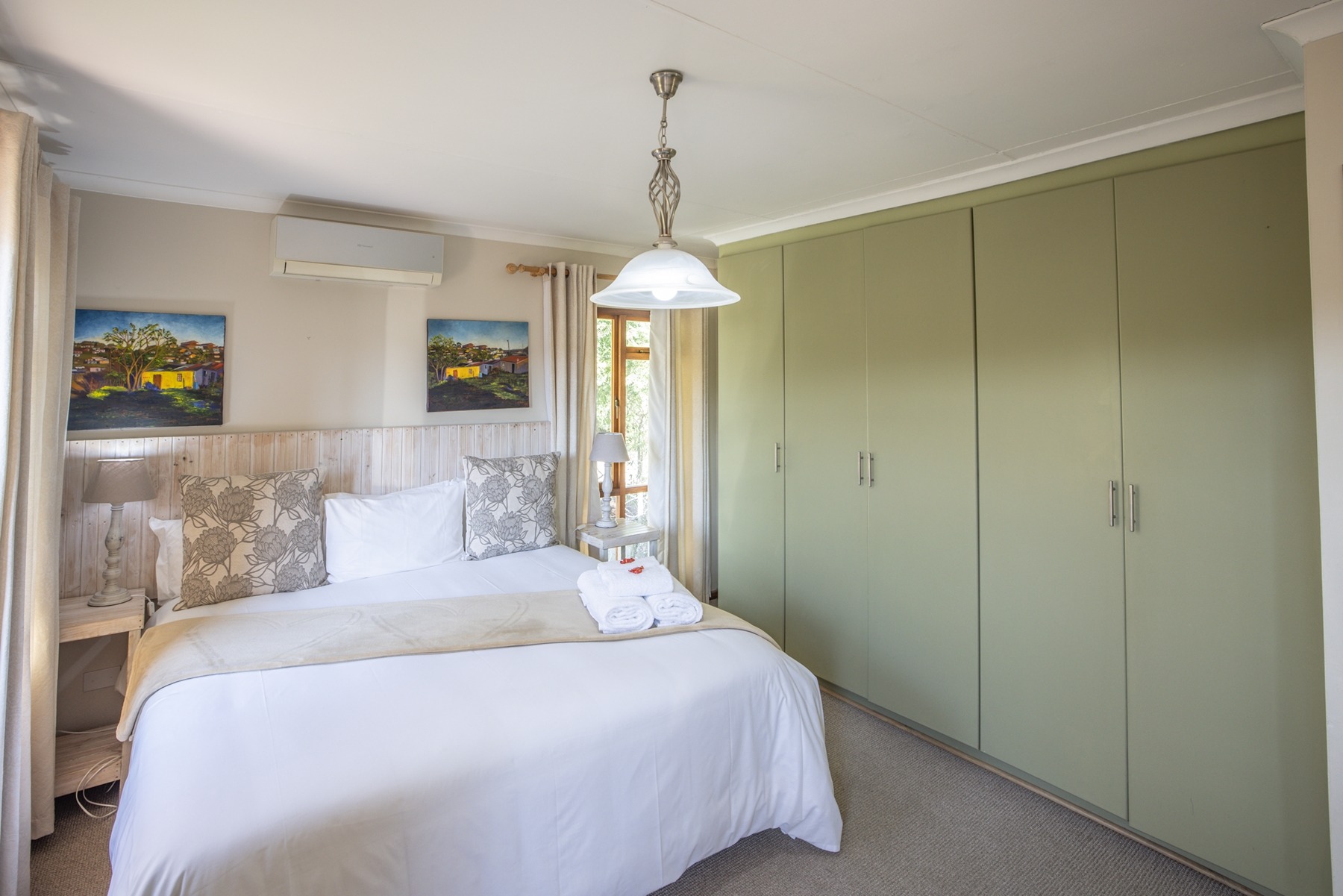 9.flatlet_bedroom.jpg Flatlet bedroom 3